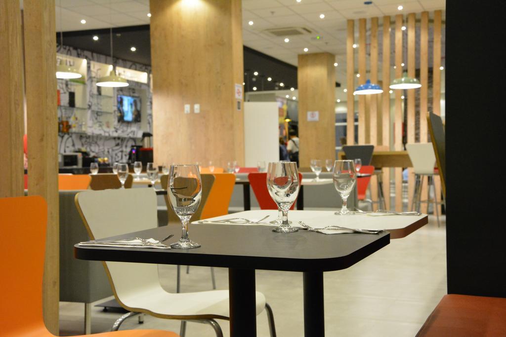 Ibis Jacarei酒店 外观 照片